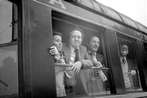 1974 04 28 Chegada de Mário Soares à estação ferroviária de Santa