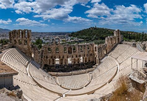 Odeon De Herodes Atticus En La Colina De La Acr Polis En Atenas Grecia