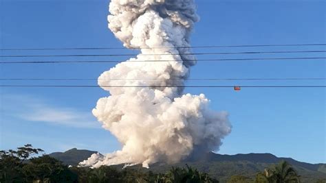 El Volc N Rinc N De La Vieja En Costa Rica Entr En Erupci N