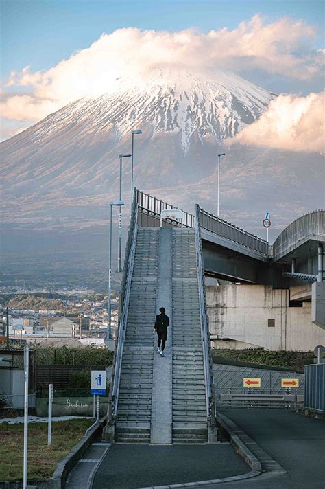 富士山拍照景點富士山夢之大橋，通往超巨大富士山的奇蹟樓梯 附富士山能見度、附近景點、富士山伴手禮 Banbi 斑比美食旅遊