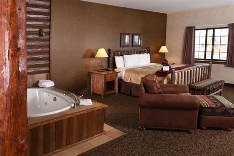 Iowa Hotels with Jacuzzi in Room ️ Romantic Getaways