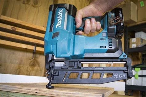 Makita Xnb02 16 Gauge Cordless Finish Nailer Xnb02 Review Ptr