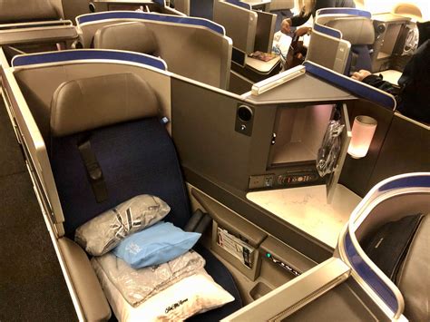 Review United Polaris Business Class Boeing 767 300ER Meilenoptimieren