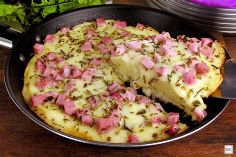 Torta de presunto e queijo de frigideira Coisas de Vó