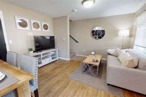 Studio, 2 & 3 Bedroom Apartments in Iowa City, IA