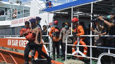 Basarnas Evakuasi Etnis Rohingya Di Perairan Laut Aceh Barat