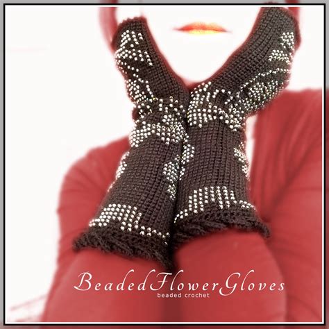 Flower Gloves Beaded Crochet Fingerless Gloves ・clearlyhelena