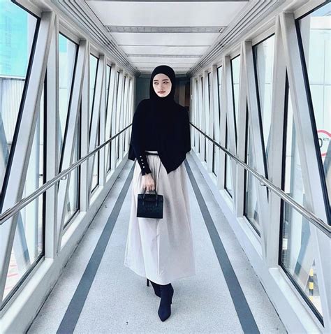 8 Ide Padu Padan Outfit Bukber Inara Rusli Classy Dan Chic