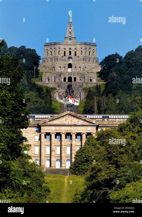 Bergpark Wilhelmshoehe Mit Schloss Wilhelmshoehe Und Dem Herkules