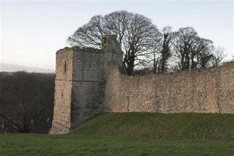 Visiting Pickering Castle in Yorkshire | England Rover