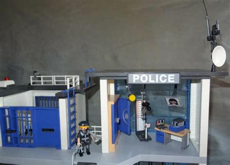 Playmobil City Action Police Station With Working Alarm System Vgc