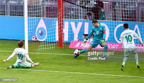 Manuel Neuer Save Photos and Premium High Res Pictures - Getty Images