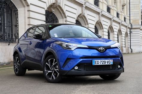 Toyota C-HR Hybrid Photos, and Specs. 1.8 AT Active, 1.8 AT Premium, 1. ...