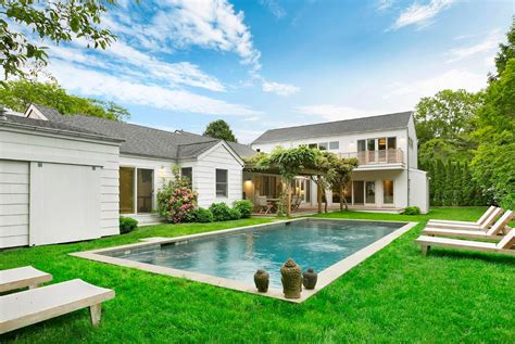 How Much For A Modern Six Bedroom Barn In East Hampton Curbed Hamptons