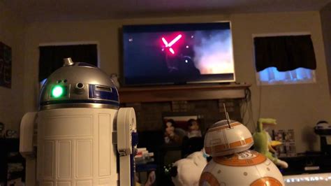 Sphero R2 D2 And Bb 8 React To Star Wars The Force Awakens Youtube