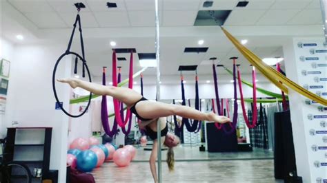 Dragon Tail Split On Tne Pole Pole Combo Pole Sport Pole Dance Youtube