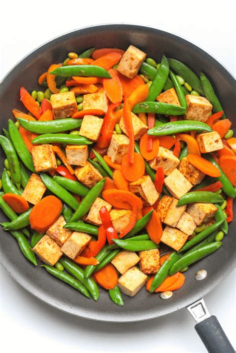 Sweet And Spicy Sriracha Tofu Stir Fry With Veggies Easy Meal Fannetastic Food