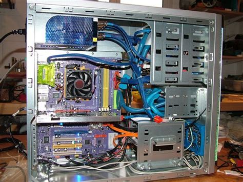 Cuales Son Las Partes Internas Y Externas De Una Computadora