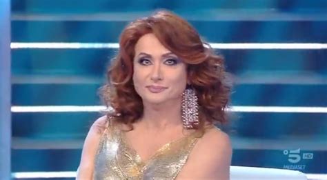 Nuova Linea Editoriale Per L Isola Dei Famosi Vladimir Luxuria Dice La Sua