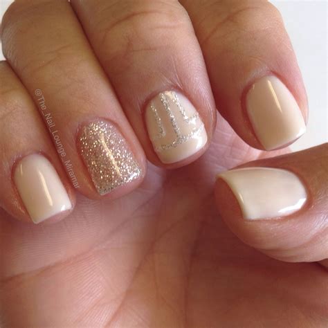 Simple Nude Glitter Gel Nail Art Design Nude Nail Designs Glitter Gel Nails Gel Nails