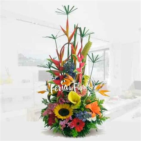 Arreglo Floral Con Frutas Bahamas Base De Bamb Flores Ex Ticas Fruta