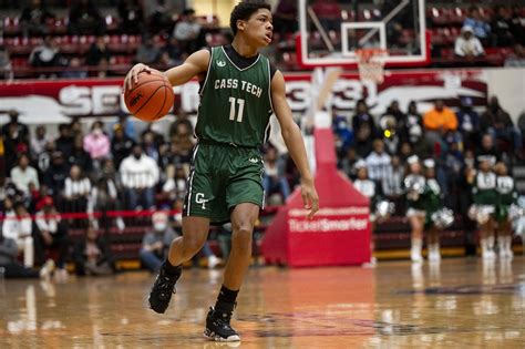 Darius Acuff Helps No 1 Cass Tech Basketball Hold Off Rival Detroit King 57 55