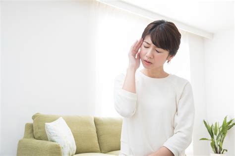 吐き気や冷や汗をともなうめまいの原因は？めまい予防に役立つ生活習慣も解説 健康情報コラム