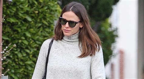 Jennifer Garner Reveals She Was Once Caught Sneezing Jennifer