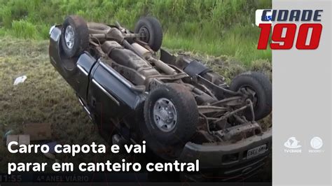 Carro Capota E Vai Parar Em Canteiro Central Acidente Teria Sido