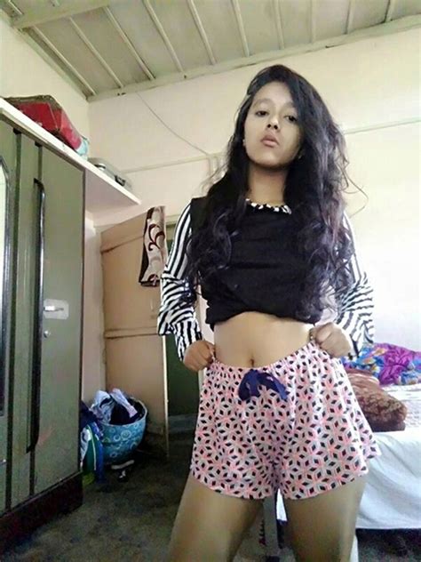 Desi Beautiful Horny Naughty Sexy Village Girlfriend Homemade Full Nude Modeling Selfies