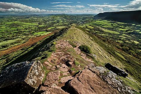 Photo Mug Of Black Hill The Cats Back A Narrow Ridge Walk In