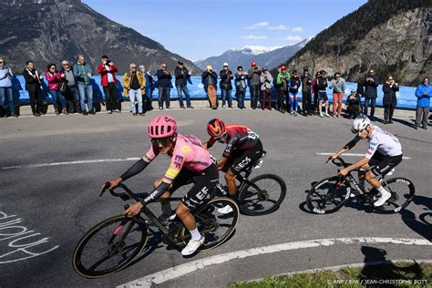 Carapaz Zegeviert In Vierde Etappe Ronde Van Romandi Rodr Guez Neemt