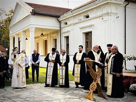 Sute de rădăuțeni s au închinat la racla cu moaștele Sf Ioan cel Nou de