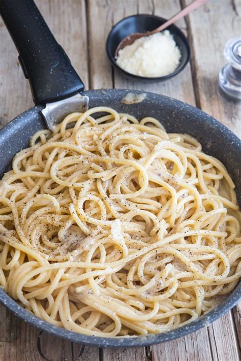 Authentic Cacio E Pepe Recipe An Italian In My Kitchen