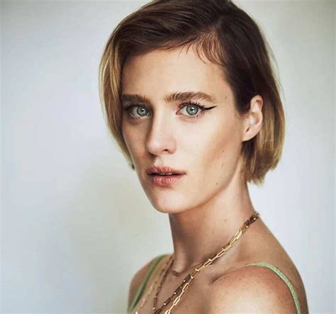 Mackenzie Davis Bio Age Height Net Worth Is She Gay Legit Ng