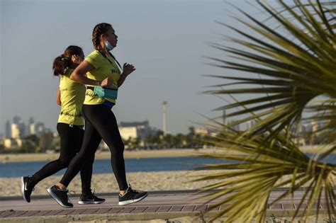 Photos Dubai Transforms Into A Running Track For Dubai Run