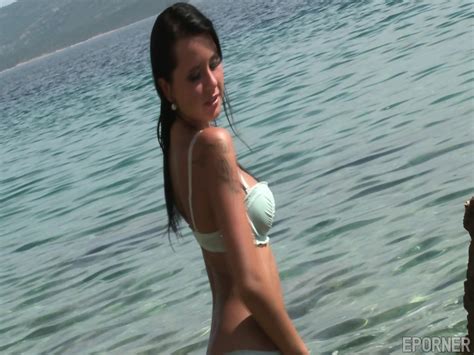 Brunette Babe On Vacation Mia Manarote