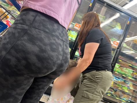 Thick Latina Milf Oc Spandex Leggings Yoga Pants Forum