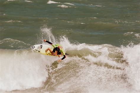 Hd Wallpaper Mens Blue Wet Suit Surfing Surfers Sea Waves Nature