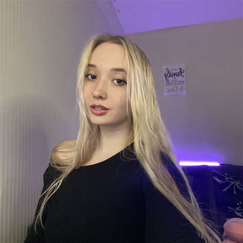 Cassie Vell Cam Model Free Live Sex Show Chat Stripchat