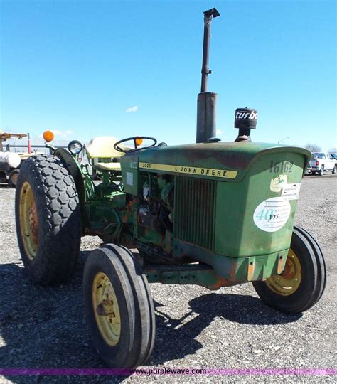 John Deere 301a Tractor In Waterloo Ia Item L5609 Sold Purple Wave