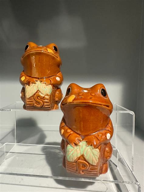 Vintage Toad Salt Pepper Shakers Etsy