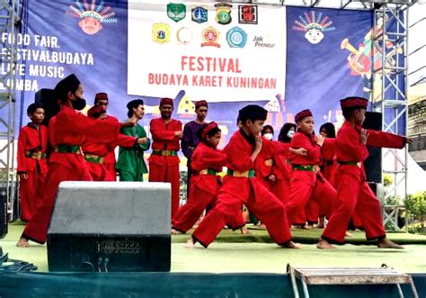 Semarak Dan Meriah Acara Festival Budaya Dan Bazar Di Kelurahan Karet