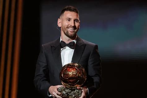 Messi Vence A Bola De Ouro Pela Oitava Vez Na Carreira Espanhola