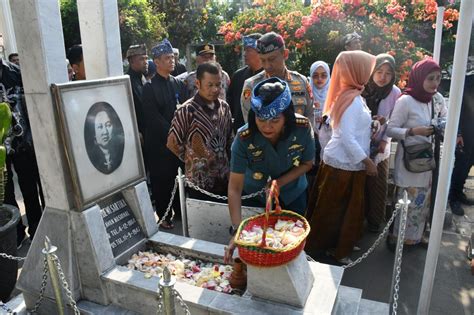 Peringatan Hari Jadi Kota Bandung Hjkb Ke Komandan Lanal Bandung