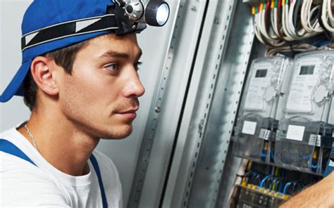 Электромонтер по ремонту и обслуживанию электрооборудования, колледж ...