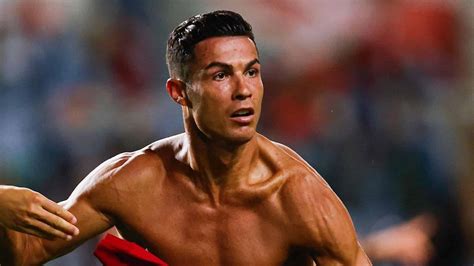 Cristiano Ronaldo Deixa Fãs A Suspirar Com Corpo Escultural A Fera