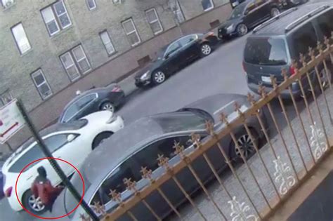 Nyc Shootout In Broad Daylight Caught On Video In The Bronx