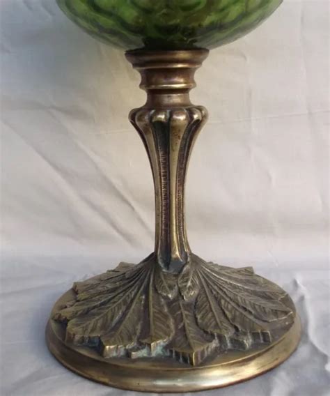 ANCIENNE LAMPE À pétrole pied en bronze feuilles de marronnier EUR 80