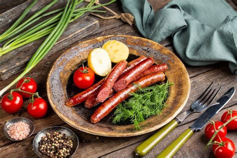 Колбаски для жарки из мяса кабана Лесная Диковинка 250г - купить ...